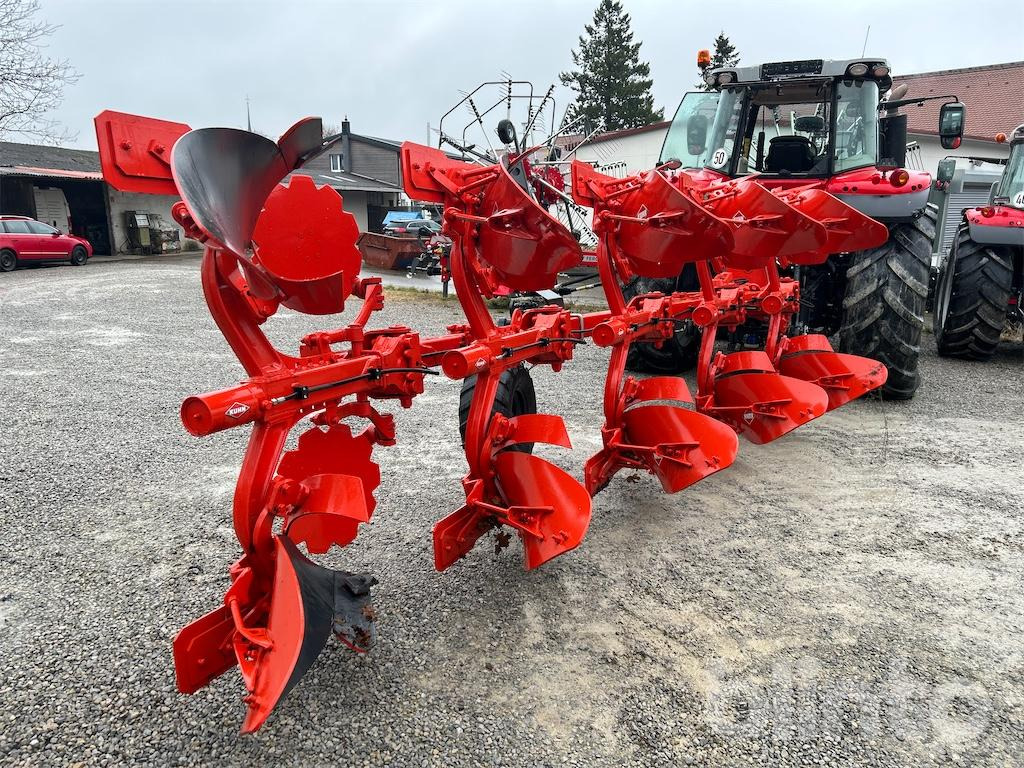Kuhn Vari Master 123 5 NSH (2023) - Eke: 1 kép. Kuhn Vari Master 123 5 NSH (2023) - Eke: 1 kép.