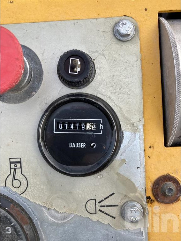 LISSMAC FS33DT (2005) - Építőipari berendezések: 5 kép. LISSMAC FS33DT (2005) - Építőipari berendezések: 5 kép.