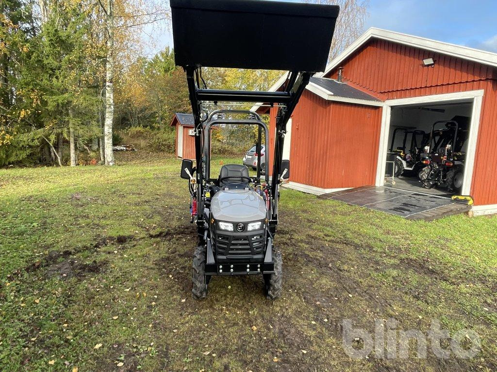 Landtrac 254/4WD StegV med lastare - Kistraktor: 4 kép. Landtrac 254/4WD StegV med lastare - Kistraktor: 4 kép.