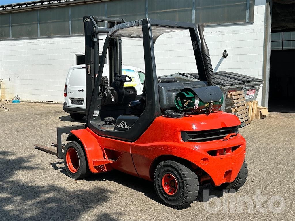 Linde H30T-03 (2002) - Villás targonca: 4 kép. Linde H30T-03 (2002) - Villás targonca: 4 kép.