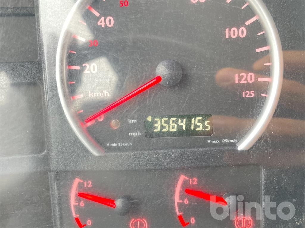 MAN TGA 26.430 (2007) - Horgos rakodó teherautó: 5 kép. MAN TGA 26.430 (2007) - Horgos rakodó teherautó: 5 kép.