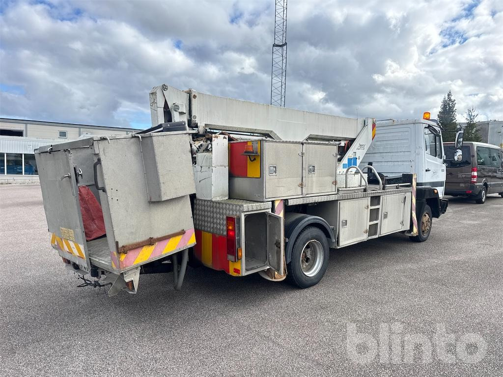 MERCEDES BENZ 817 - Emelőkosaras teherautó: 5 kép. MERCEDES BENZ 817 - Emelőkosaras teherautó: 5 kép.