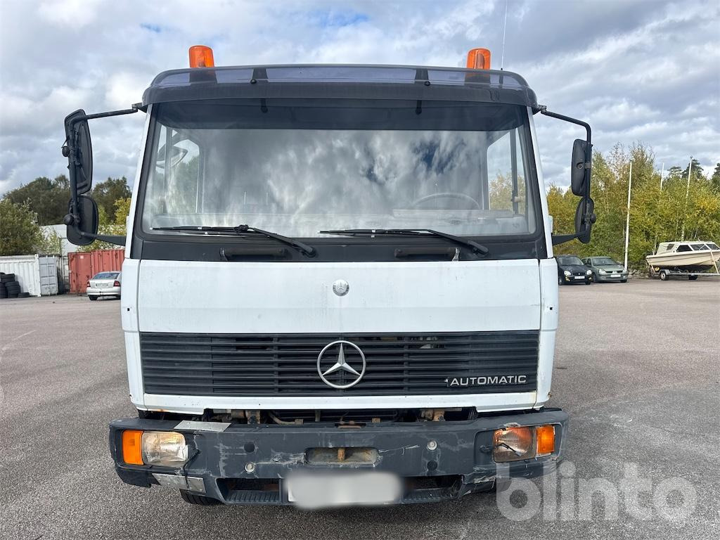 MERCEDES BENZ 817 - Emelőkosaras teherautó: 2 kép. MERCEDES BENZ 817 - Emelőkosaras teherautó: 2 kép.