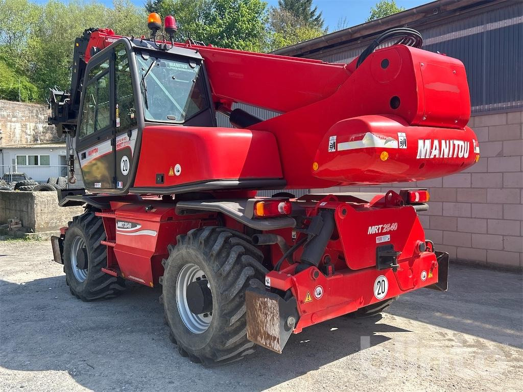 Manitou MRT 2540 Turbo drehbar, mit Seilwinde + Palettengabel - Teleszkópos rakodó: 1 kép. Manitou MRT 2540 Turbo drehbar, mit Seilwinde + Palettengabel - Teleszkópos rakodó: 1 kép.