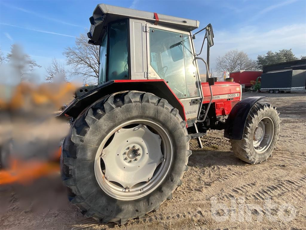 Massey Ferguson B95/4 - Traktor: 3 kép. Massey Ferguson B95/4 - Traktor: 3 kép.