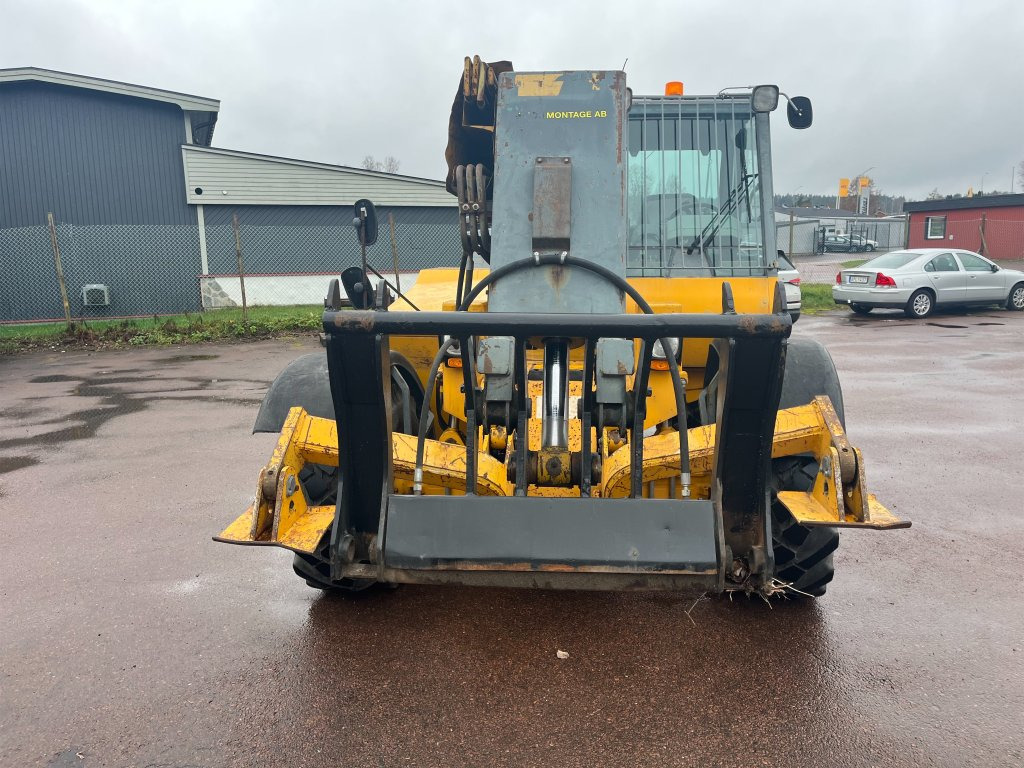 Matbro TS350 - Teleszkópos rakodó: 2 kép. Matbro TS350 - Teleszkópos rakodó: 2 kép.