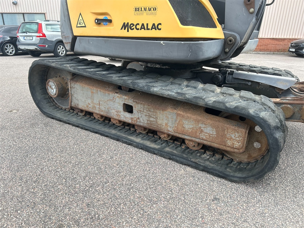 Lánctalpas kotró Mecalac 8MCR: 38 kép.