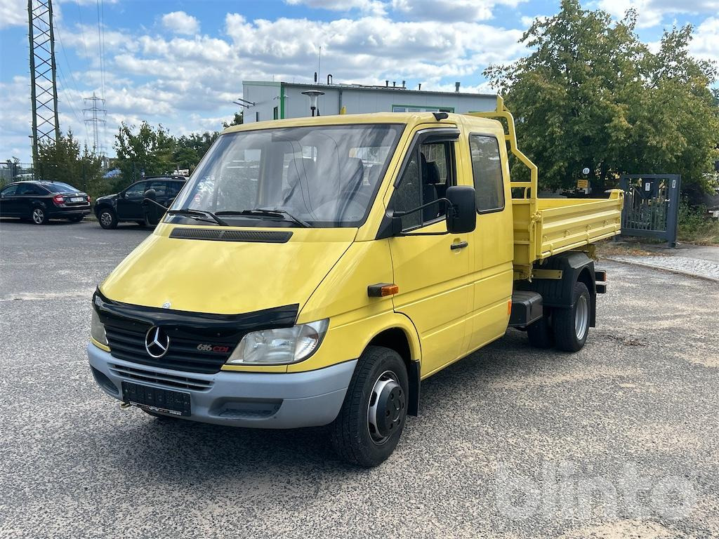 Mercedes 616 CDI (2002) - Billenőplatós kisteherautó: 1 kép. Mercedes 616 CDI (2002) - Billenőplatós kisteherautó: 1 kép.