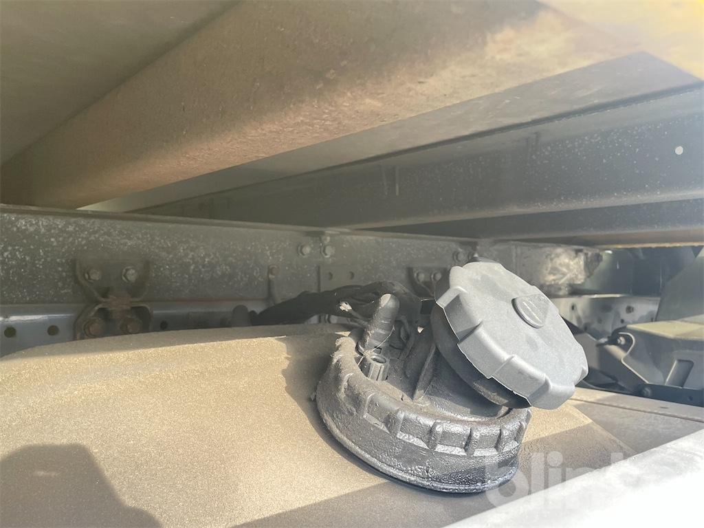 Dobozos felépítményű teherautó Mercedes Benz Atego 818: 30 kép. Dobozos felépítményű teherautó Mercedes Benz Atego 818: 30 kép.