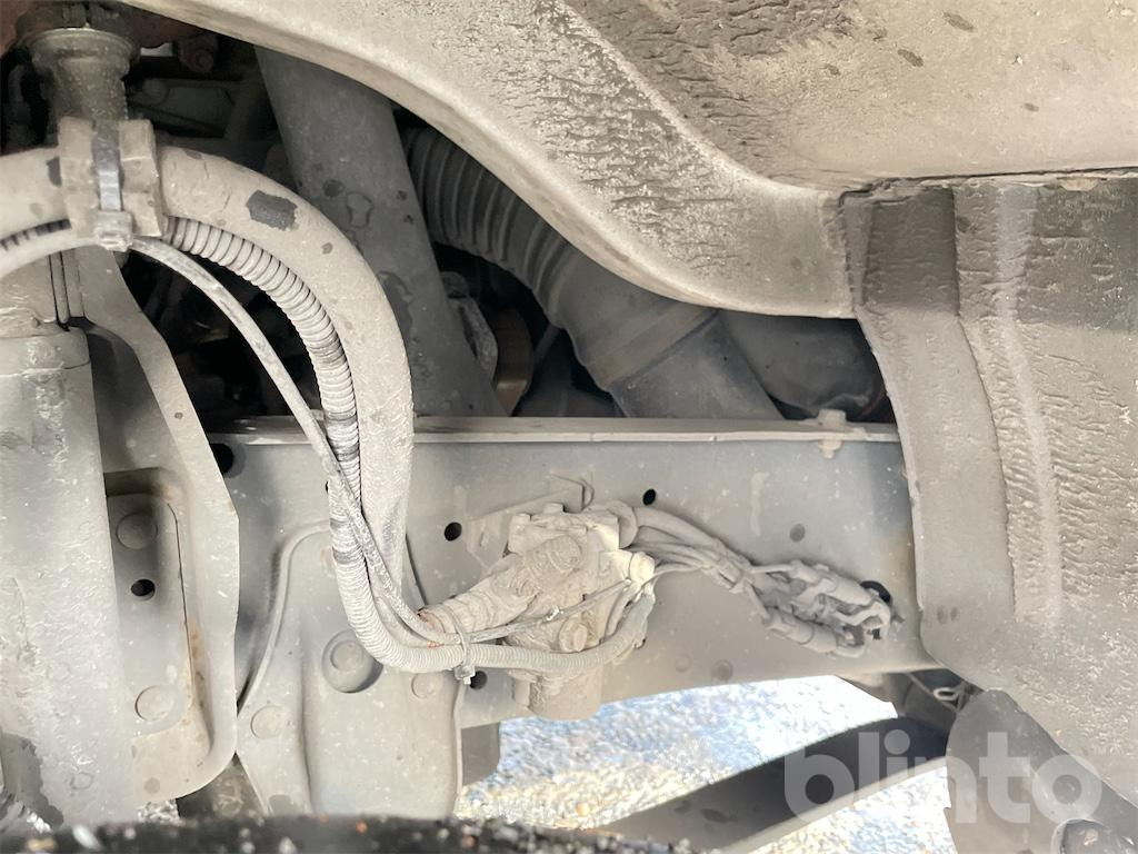 Dobozos felépítményű teherautó Mercedes Benz Atego 818: 28 kép. Dobozos felépítményű teherautó Mercedes Benz Atego 818: 28 kép.