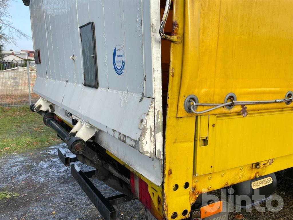 Dobozos felépítményű teherautó Mercedes Benz Atego 818: 49 kép. Dobozos felépítményű teherautó Mercedes Benz Atego 818: 49 kép.