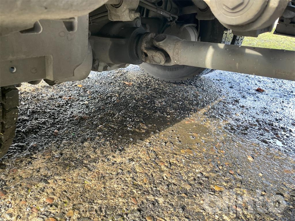 Dobozos felépítményű teherautó Mercedes Benz Atego 818: 34 kép. Dobozos felépítményű teherautó Mercedes Benz Atego 818: 34 kép.