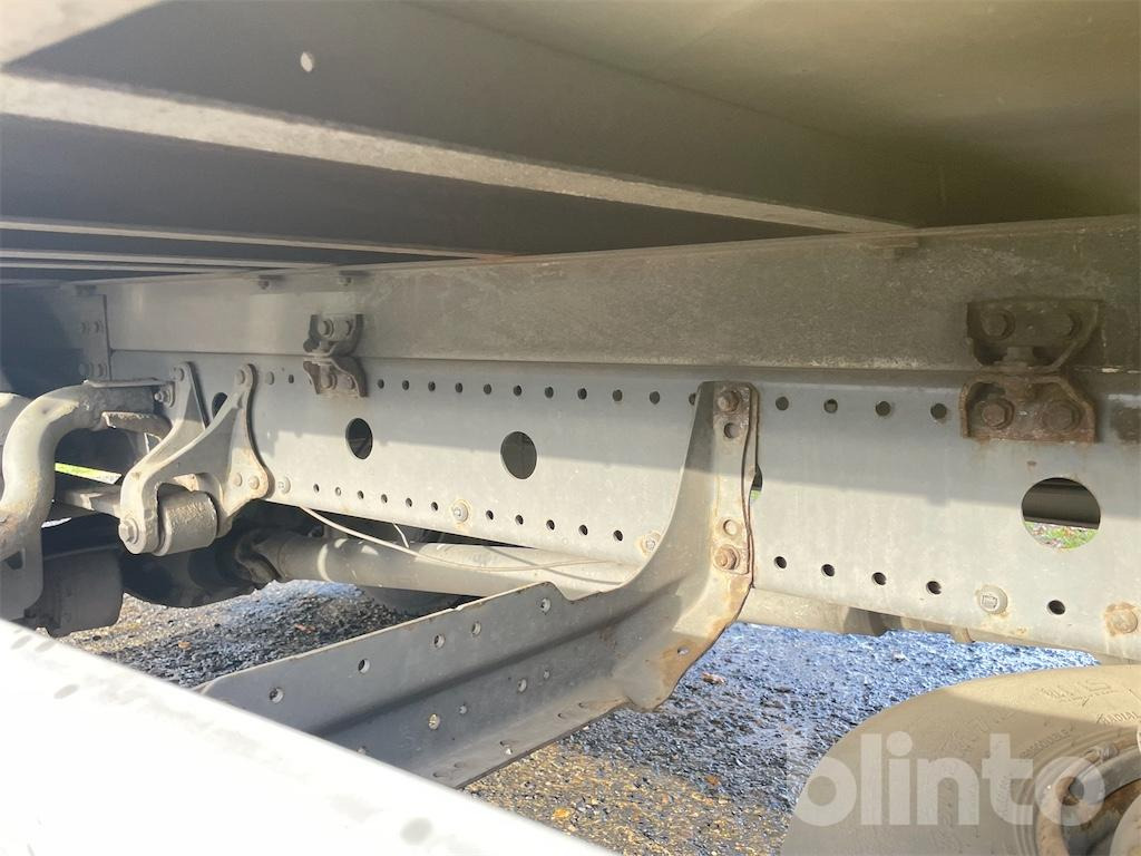 Dobozos felépítményű teherautó Mercedes Benz Atego 818: 32 kép. Dobozos felépítményű teherautó Mercedes Benz Atego 818: 32 kép.