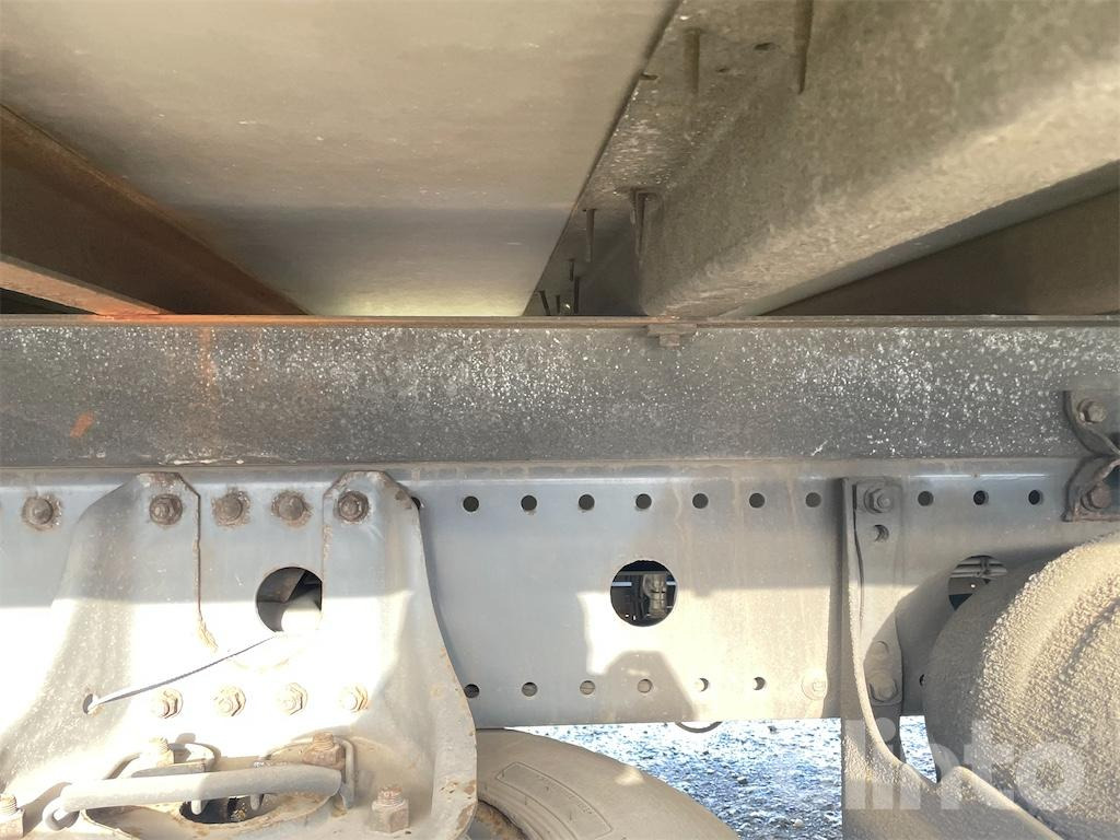 Dobozos felépítményű teherautó Mercedes Benz Atego 818: 31 kép. Dobozos felépítményű teherautó Mercedes Benz Atego 818: 31 kép.