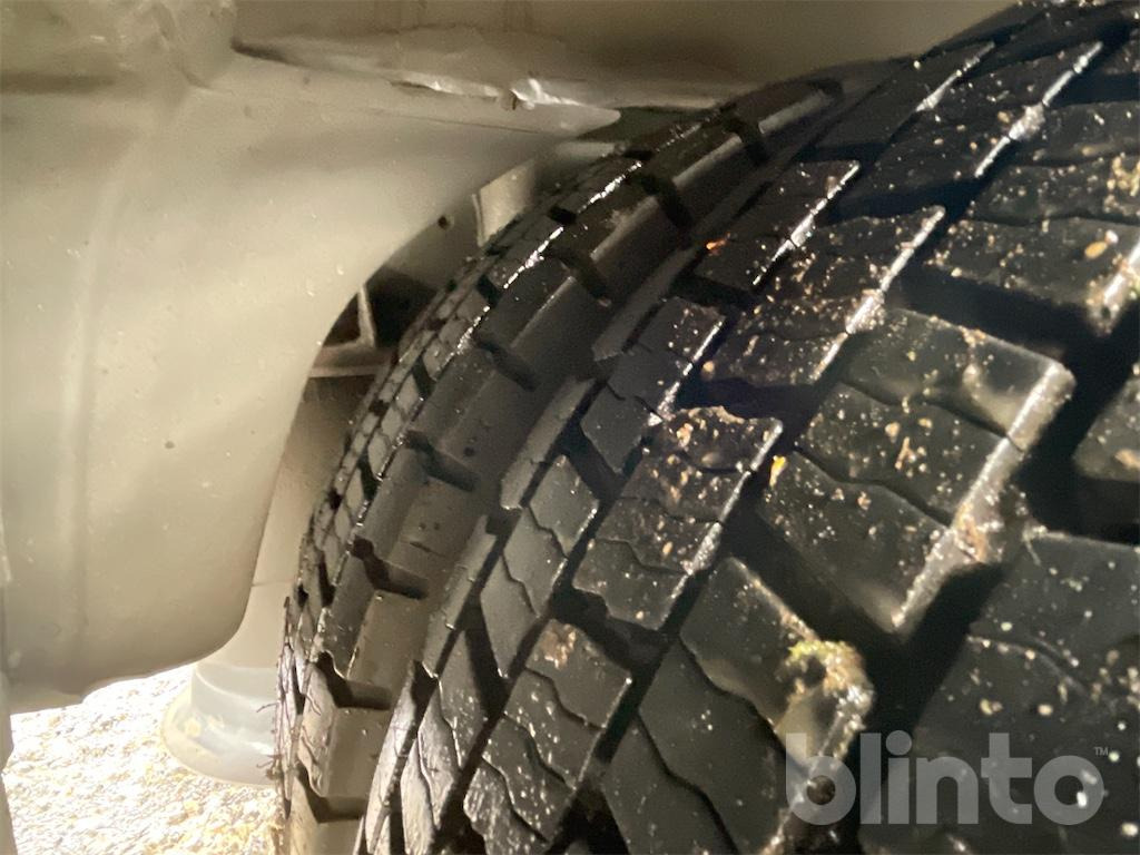 Dobozos felépítményű teherautó Mercedes Benz Atego 818: 19 kép. Dobozos felépítményű teherautó Mercedes Benz Atego 818: 19 kép.