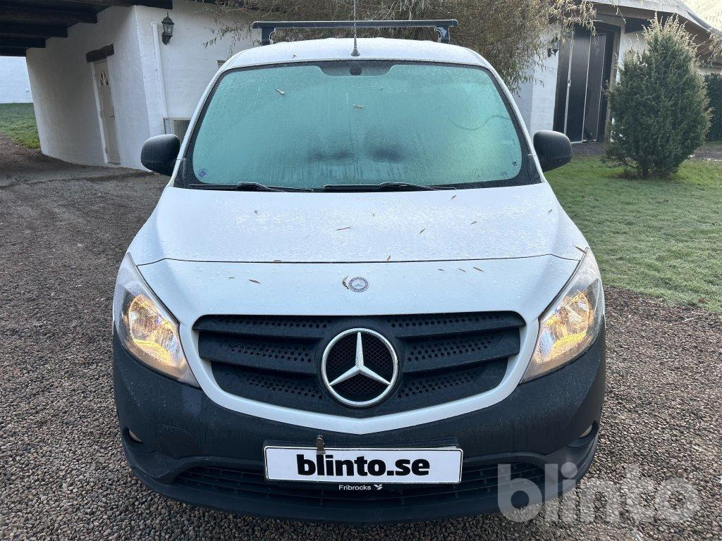 Mercedes-Benz Citan 109 CDI - Kis furgon: 2 kép. Mercedes-Benz Citan 109 CDI - Kis furgon: 2 kép.