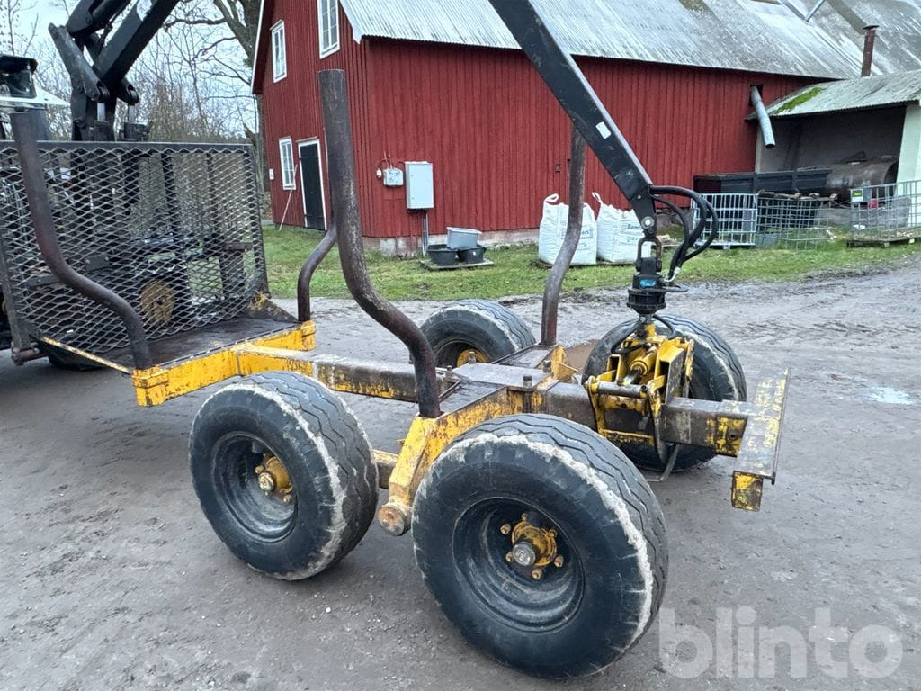 Moheda 8.5 - Erdészeti pótkocsi: 3 kép. Moheda 8.5 - Erdészeti pótkocsi: 3 kép.