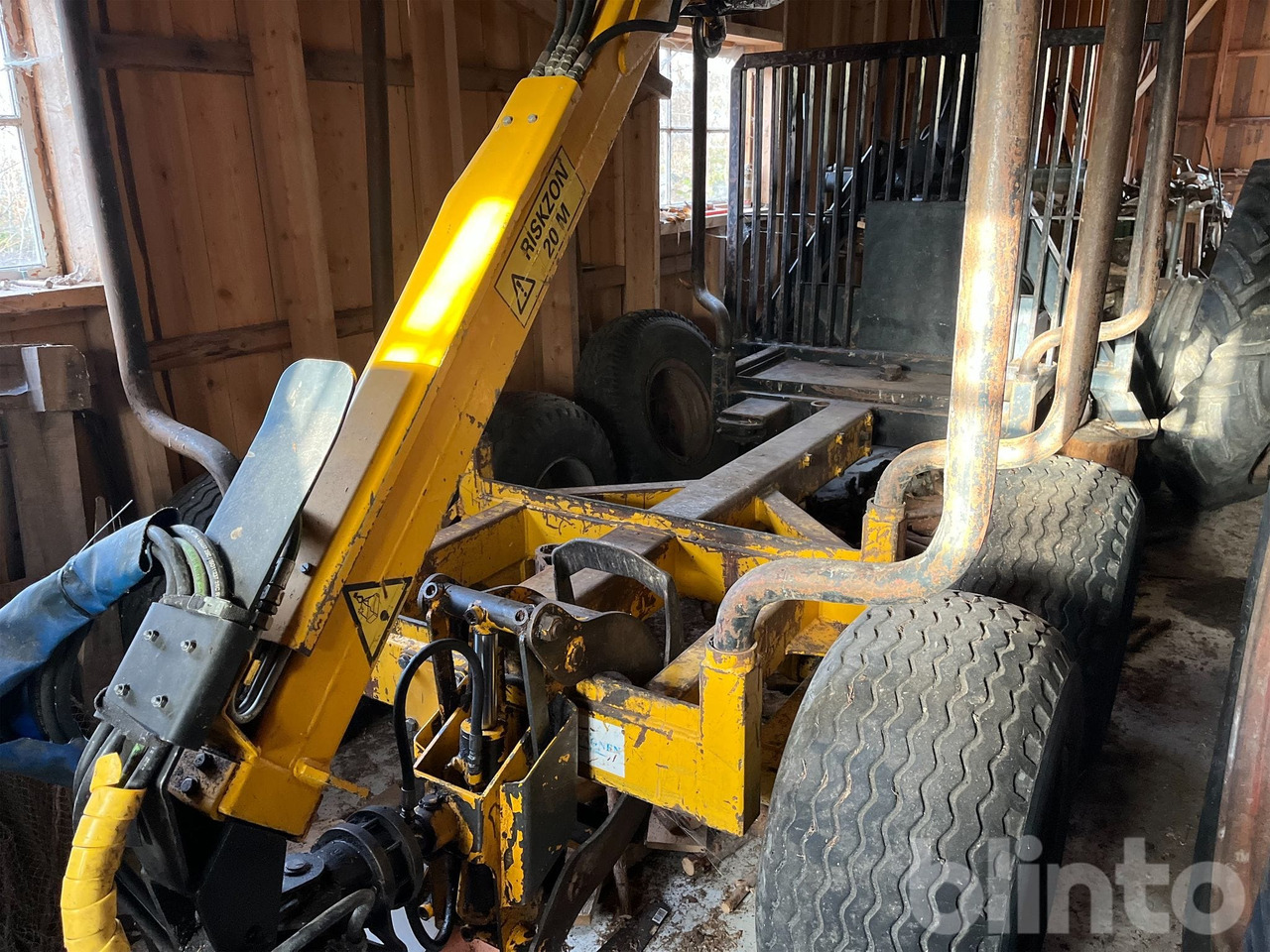 Mohedavagnen 95 - Erdészeti pótkocsi: 5 kép. Mohedavagnen 95 - Erdészeti pótkocsi: 5 kép.