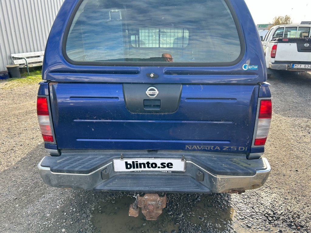 NISSAN KING CAB NAVARA - Pickup: 5 kép. NISSAN KING CAB NAVARA - Pickup: 5 kép.