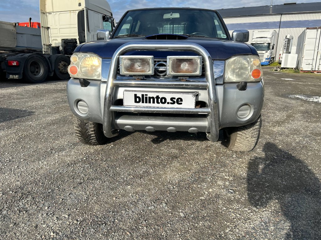 NISSAN KING CAB NAVARA - Pickup: 2 kép. NISSAN KING CAB NAVARA - Pickup: 2 kép.