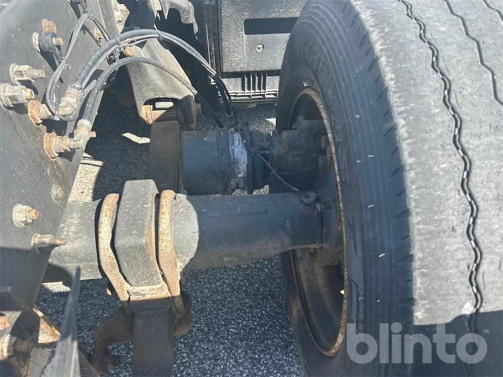 Nyergesvontató RENAULT T520 Comfort: 43 kép.