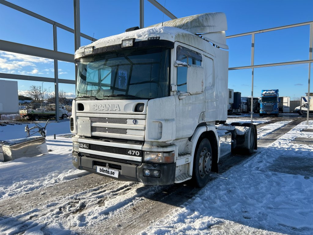 SCANIA P124LA4X2LA360 - Nyergesvontató: 1 kép. SCANIA P124LA4X2LA360 - Nyergesvontató: 1 kép.