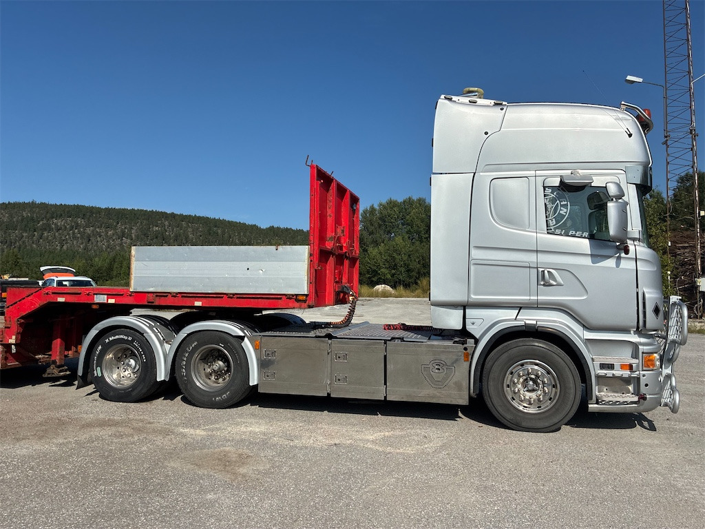 SCANIA R500/VM 41-4 - Nyergesvontató, Félpótkocsi mélybölcsős: 4 kép. SCANIA R500/VM 41-4 - Nyergesvontató, Félpótkocsi mélybölcsős: 4 kép.