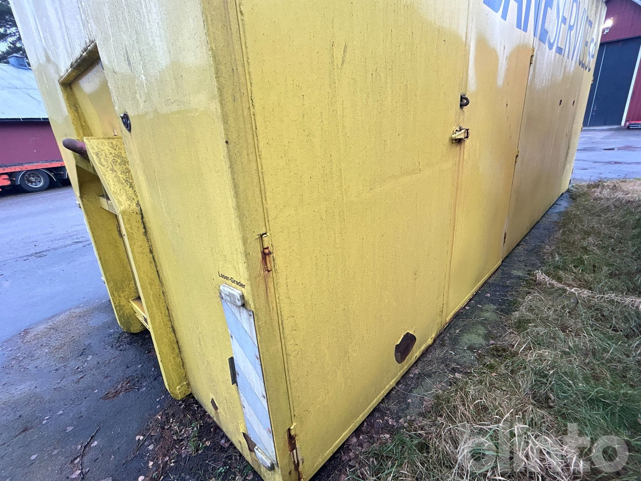 Okänt 50m2 - Multiliftes konténer: 5 kép. Okänt 50m2 - Multiliftes konténer: 5 kép.