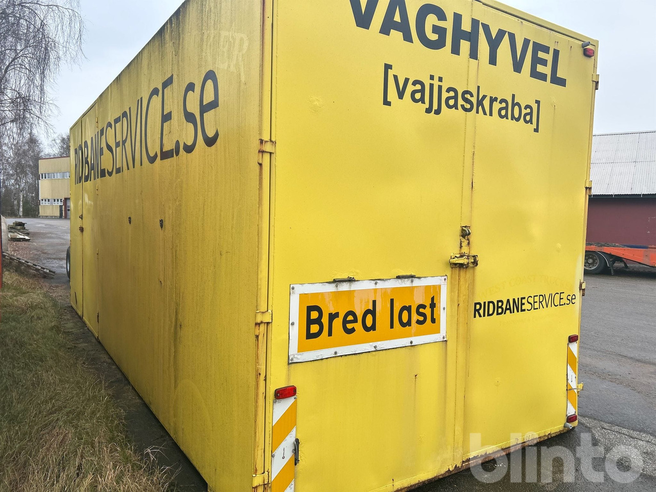 Okänt 50m2 - Multiliftes konténer: 3 kép. Okänt 50m2 - Multiliftes konténer: 3 kép.