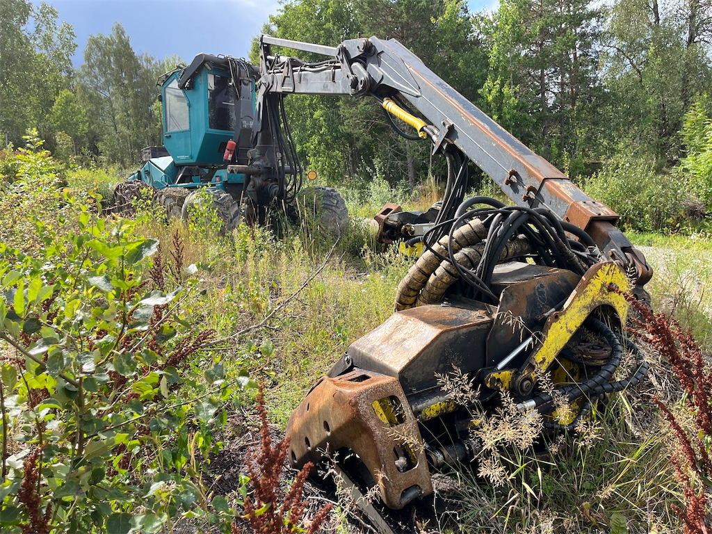 Ösa som grund, sen påbygd med Timberjackhytt - Fakitermelő gép: 4 kép. Ösa som grund, sen påbygd med Timberjackhytt - Fakitermelő gép: 4 kép.