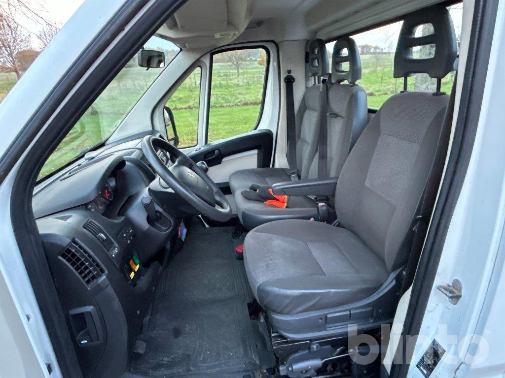 Peugeot Boxer - Aluminium byggnation - Autószállító teherautó: 4 kép. Peugeot Boxer - Aluminium byggnation - Autószállító teherautó: 4 kép.