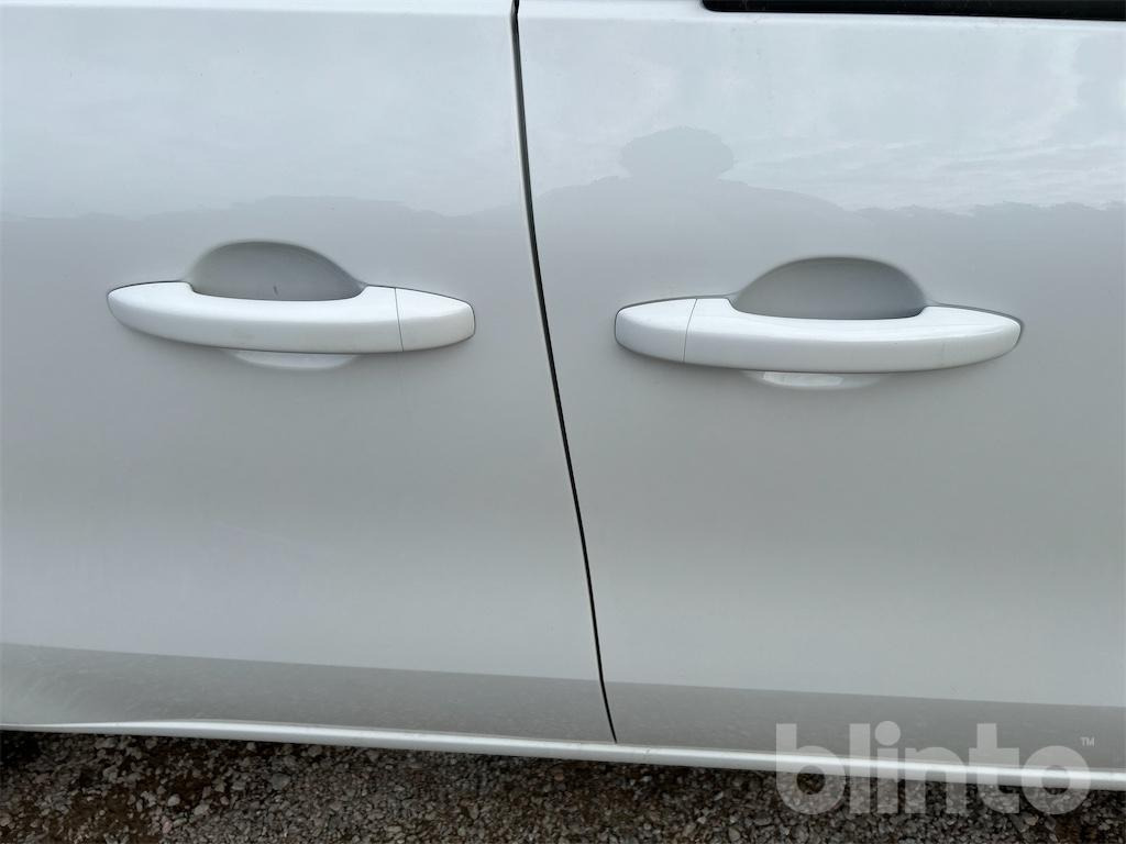 Kis furgon RENAULT KANGOO 1.5 Blue dCi: 37 kép.
