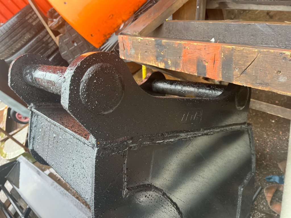 S60 450mm Hardox - Kotró kanál: 5 kép. S60 450mm Hardox - Kotró kanál: 5 kép.