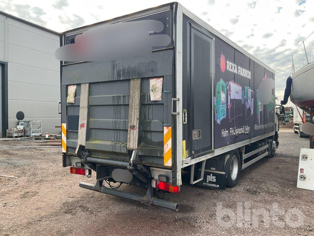 SCANIA P94DB4X2LB230 - Dobozos felépítményű teherautó: 4 kép. SCANIA P94DB4X2LB230 - Dobozos felépítményű teherautó: 4 kép.