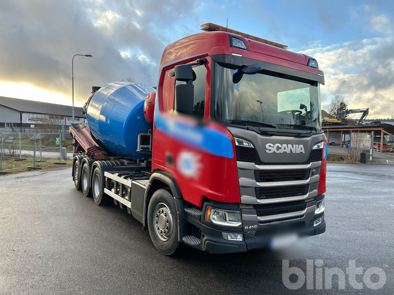 SCANIA R410B 8x4 Betongbil med Lastväxlare CNG Gas - Betonmixer: 1 kép. SCANIA R410B 8x4 Betongbil med Lastväxlare CNG Gas - Betonmixer: 1 kép.