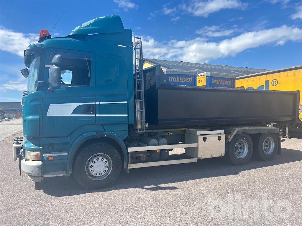 SCANIA R420LB6X2HHZ - Horgos rakodó teherautó: 1 kép. SCANIA R420LB6X2HHZ - Horgos rakodó teherautó: 1 kép.