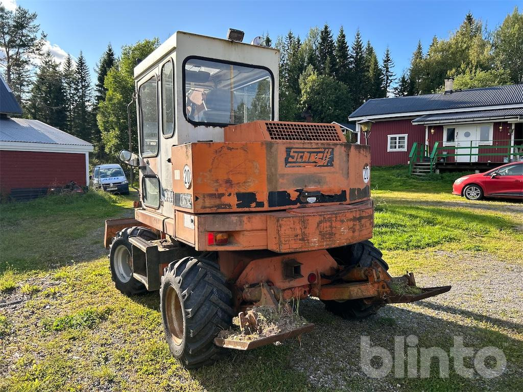 SCHEFF HML 25X - Gumikerekes kotró: 4 kép. SCHEFF HML 25X - Gumikerekes kotró: 4 kép.