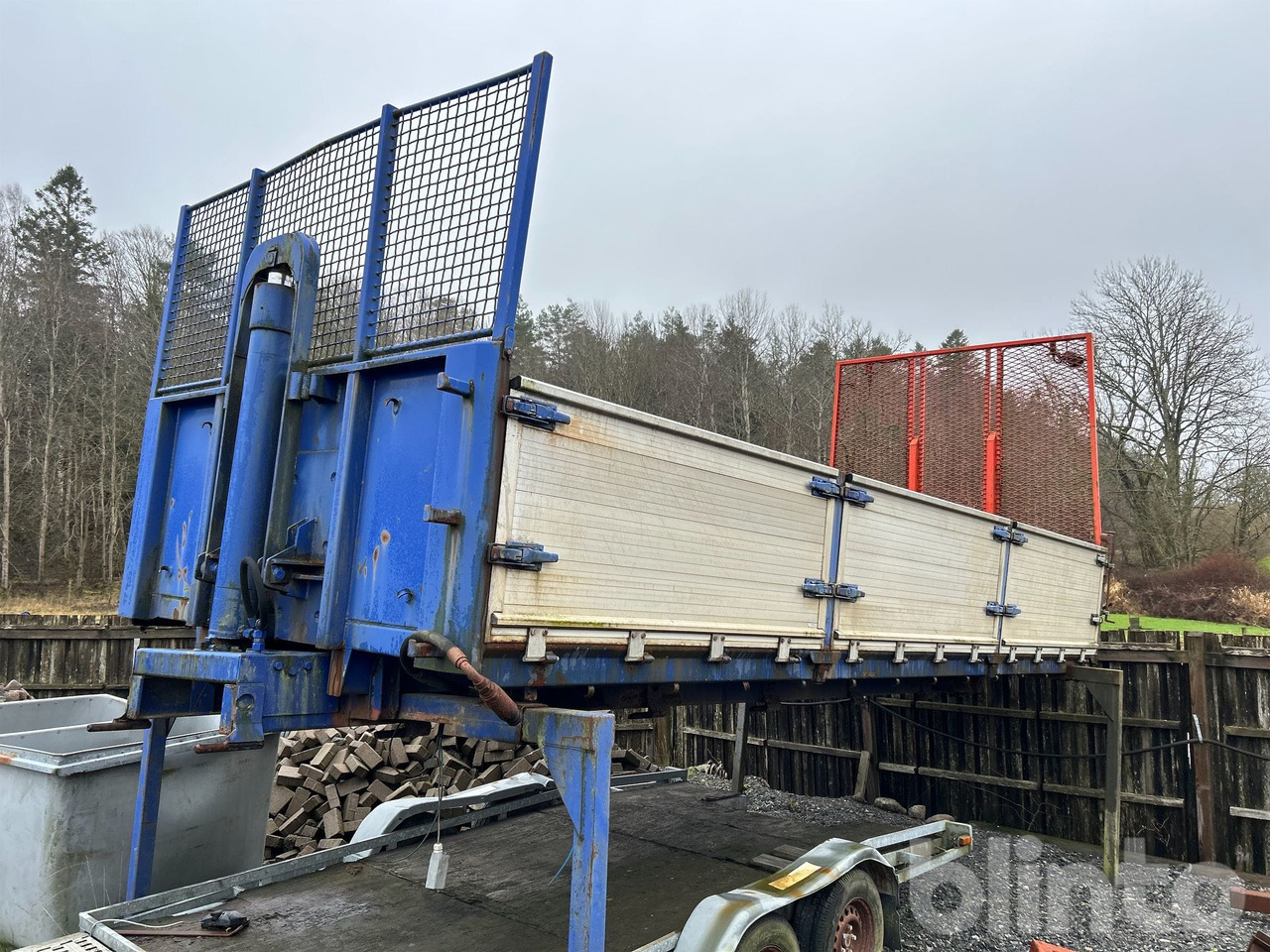 Sörling kameleont - Billencs felépitmény: 3 kép. Sörling kameleont - Billencs felépitmény: 3 kép.