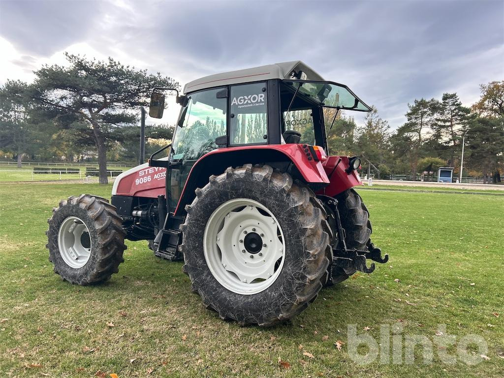Steyr 9086 (1996) - Traktor: 3 kép. Steyr 9086 (1996) - Traktor: 3 kép.