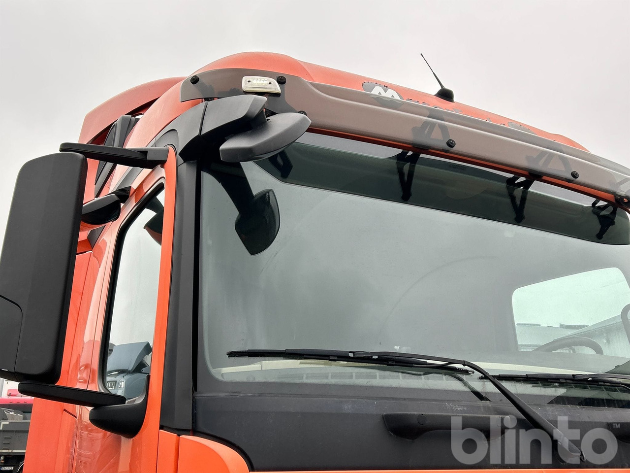 Teherautó MERCEDES-BENZ 963-4-A: 12 kép.