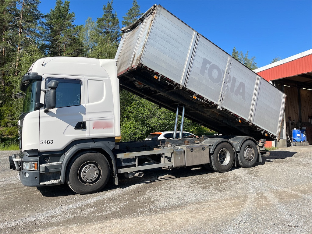 Teherautó SCANIA: 12 kép.