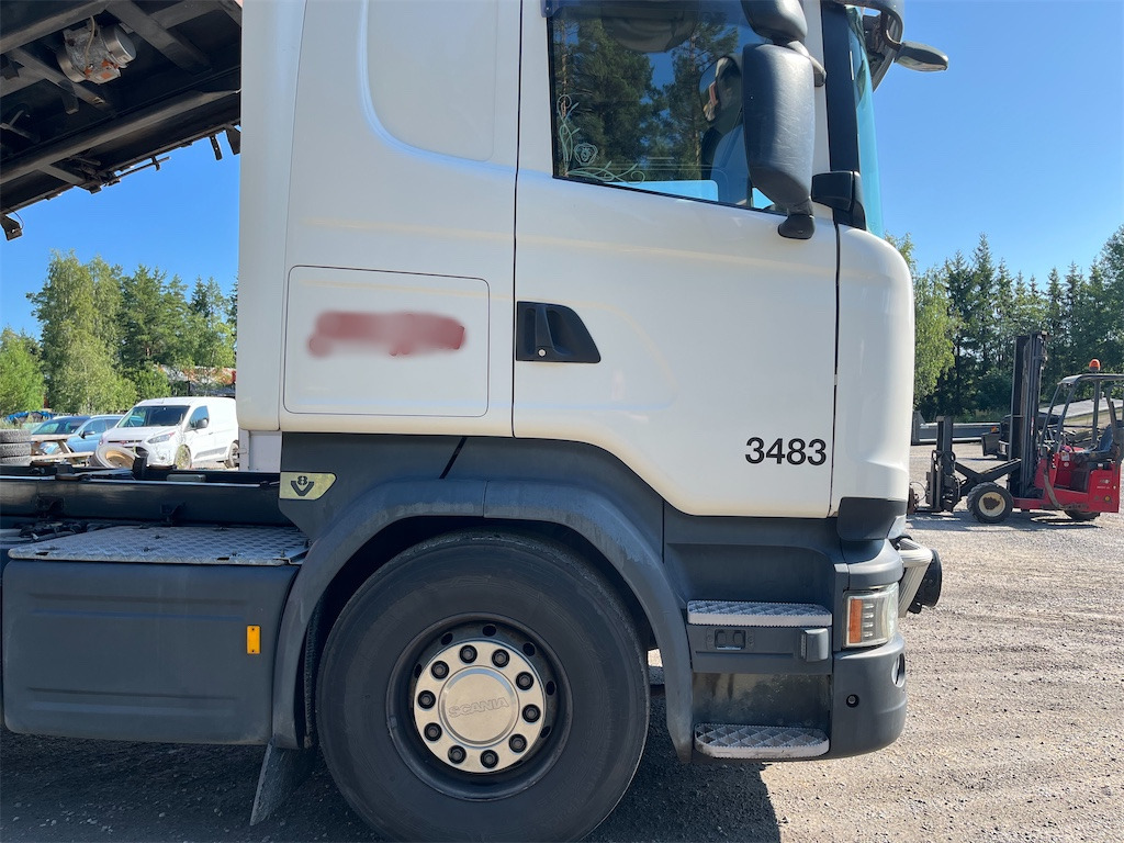 Teherautó SCANIA: 20 kép.