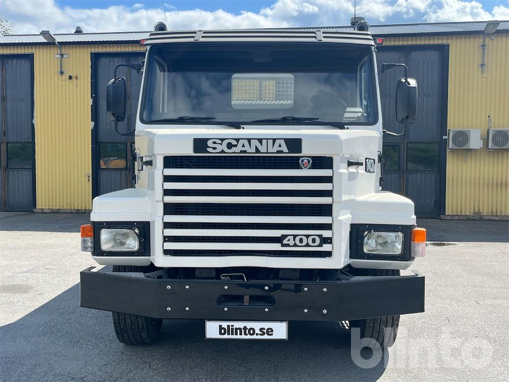 SCANIA T143 HL6X2L400422 - Teherautó: 2 kép. SCANIA T143 HL6X2L400422 - Teherautó: 2 kép.