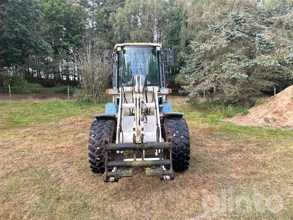 Terex TL80 - 3 Redskap - Gumikerekes homlokrakodó: 3 kép. Terex TL80 - 3 Redskap - Gumikerekes homlokrakodó: 3 kép.