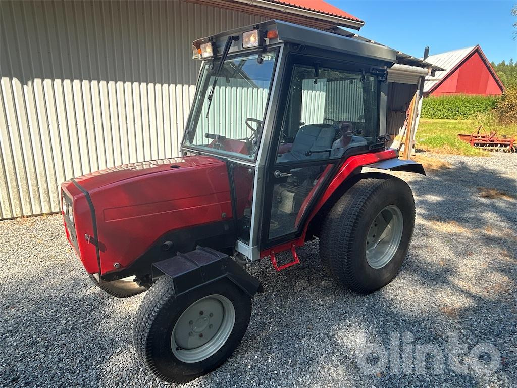 Massey Fergusson 1260 - Többcélú/ Speciális jármű: 4 kép. Massey Fergusson 1260 - Többcélú/ Speciális jármű: 4 kép.