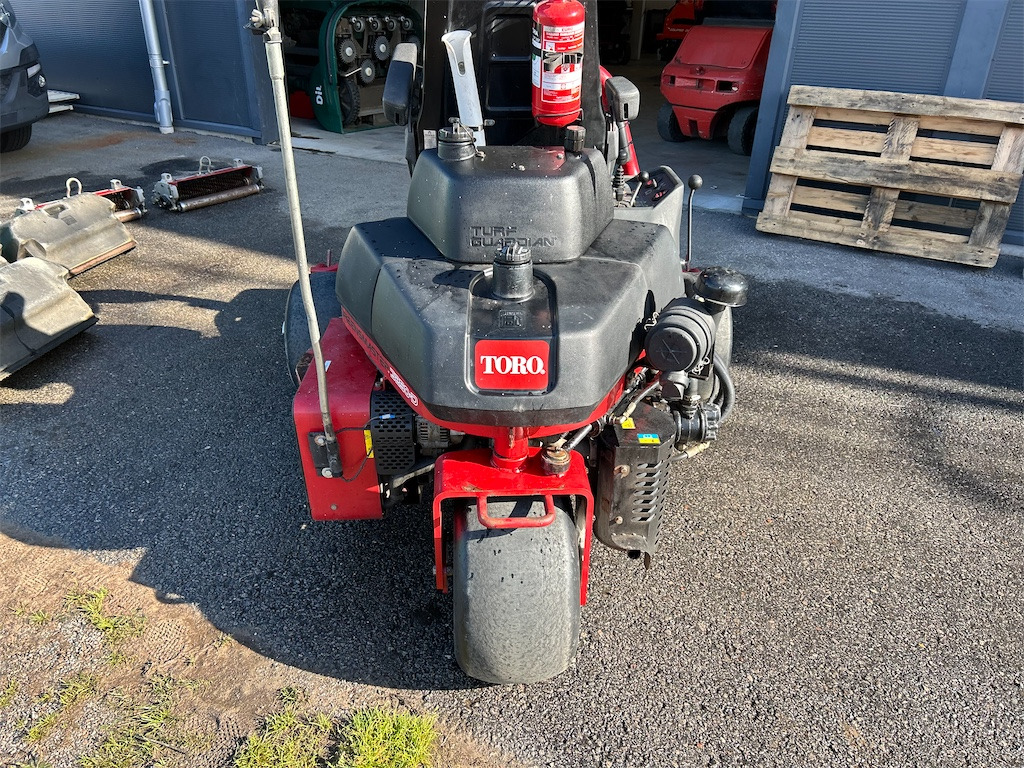 Toro Greenmaster 3250-D - Kerti fűkasza: 4 kép. Toro Greenmaster 3250-D - Kerti fűkasza: 4 kép.