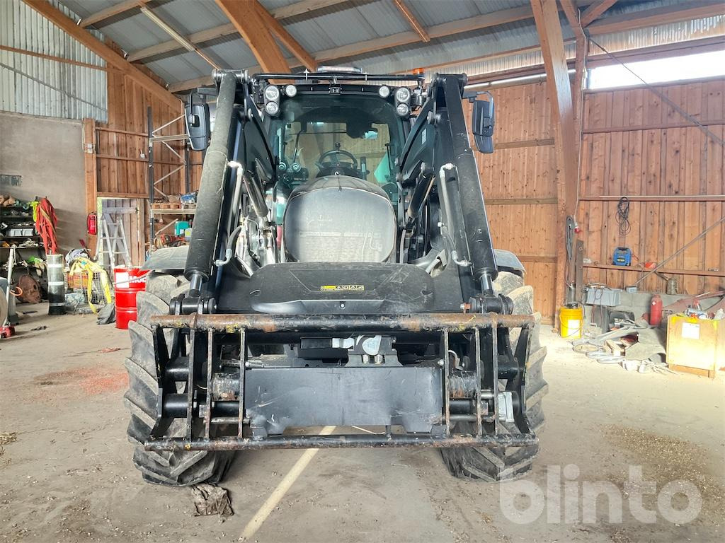 VALTRA N135 twintrack - Traktor: 5 kép. VALTRA N135 twintrack - Traktor: 5 kép.