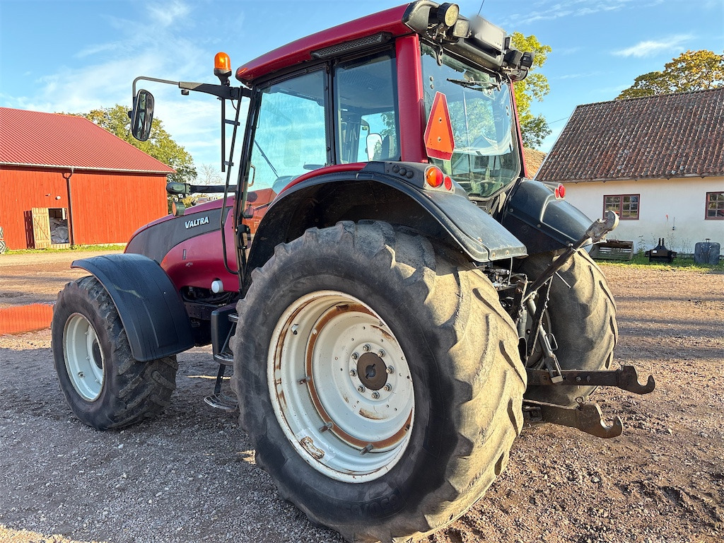 VALTRA T151E - Traktor: 3 kép. VALTRA T151E - Traktor: 3 kép.