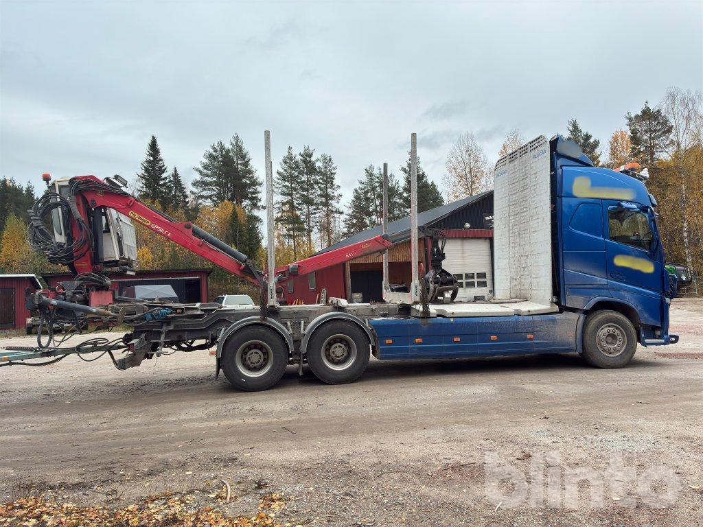 VOLVO FH 64R - Rönkszállító teherautó, Darus autó: 5 kép. VOLVO FH 64R - Rönkszállító teherautó, Darus autó: 5 kép.