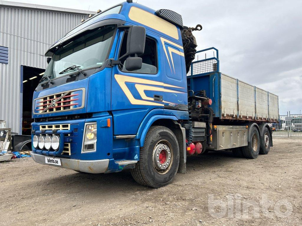 VOLVO FM12 6*2 - Billenőplatós teherautó, Darus autó: 2 kép. VOLVO FM12 6*2 - Billenőplatós teherautó, Darus autó: 2 kép.